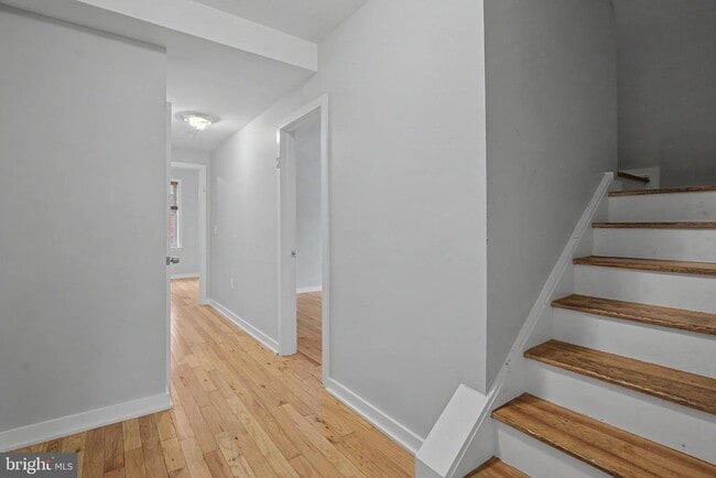 Building Photo - 1515 W Oxford St