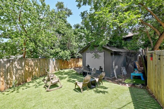 Building Photo - 3402 Dolphin Dr