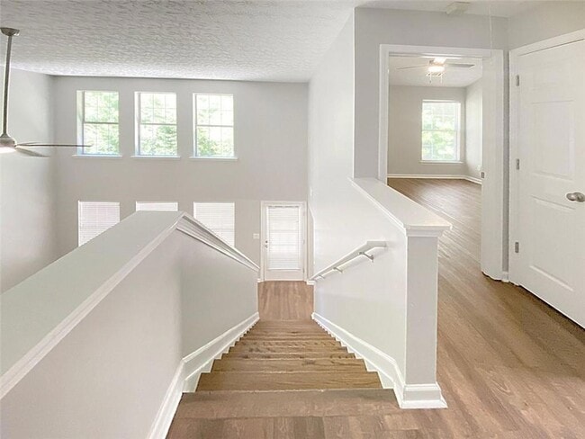 Building Photo - 1232 Gates Cir SE