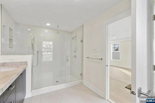 Building Photo - 31 Hearthstone Ct