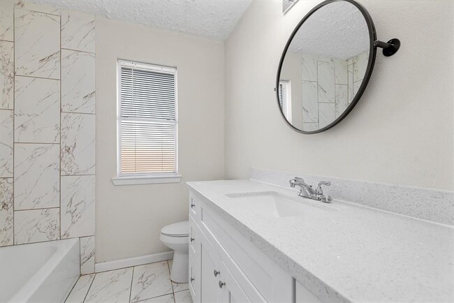 Building Photo - 3706 Westmeadow Dr