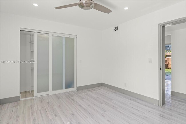 Building Photo - 7913 NW 72nd Ave