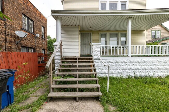 Building Photo - 3691 E 116th St