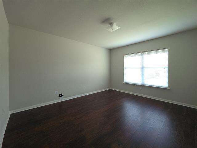 Building Photo - 609 Canoe Way