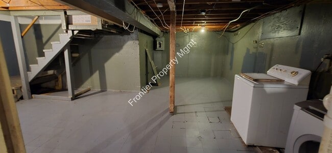 Building Photo - Available NOW! Beautiful/Unique 2 bed 1 ba...
