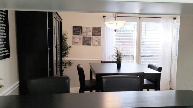 Building Photo - Beautiful  Furnished 1/1 condo x Rent  in Winter Park Next to Full Sail University !