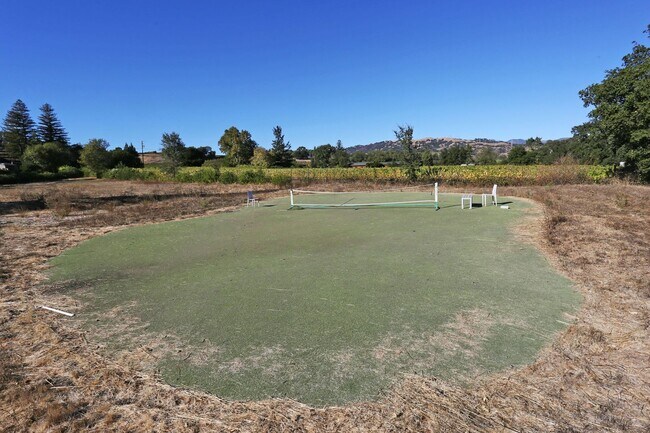Building Photo - Gorgeous 4BR/3BA Single Family Home in the heart of Sonoma Wine Country, Pool, Deck, Pickle Ball ...