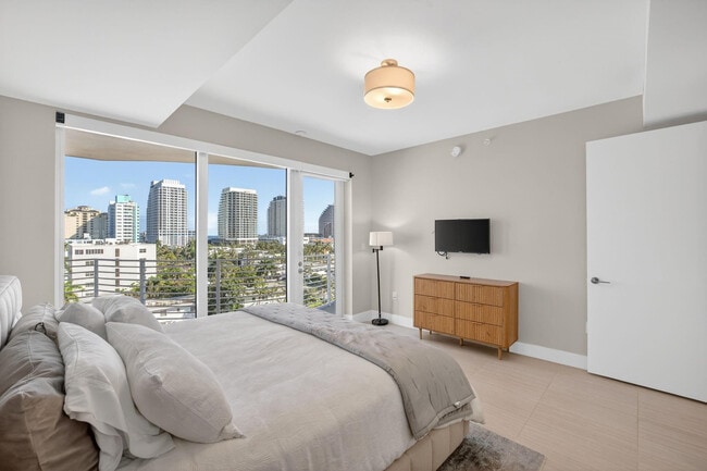 Building Photo - 612 Bayshore Dr