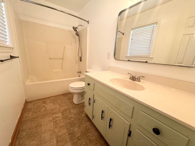 Building Photo - 200 Dramtree Dr