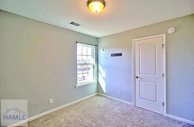 Building Photo - 7 Upland Ct