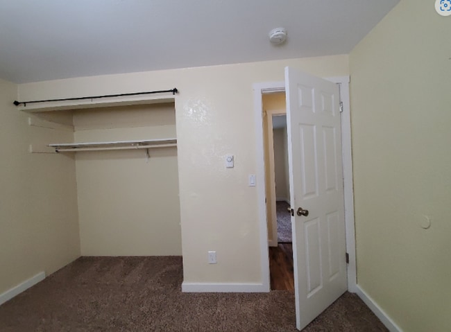 Building Photo - 6 bedroom, 2 bath home in Roosevelt Neighborhood!