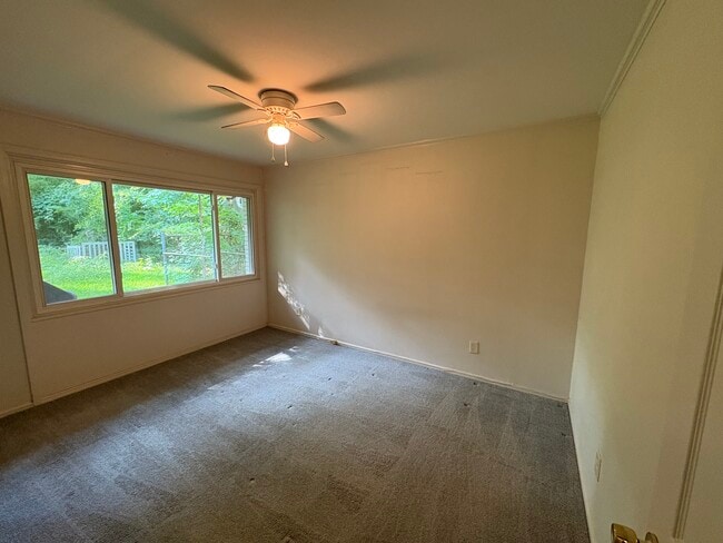 Building Photo - 811 Manhasset Rd