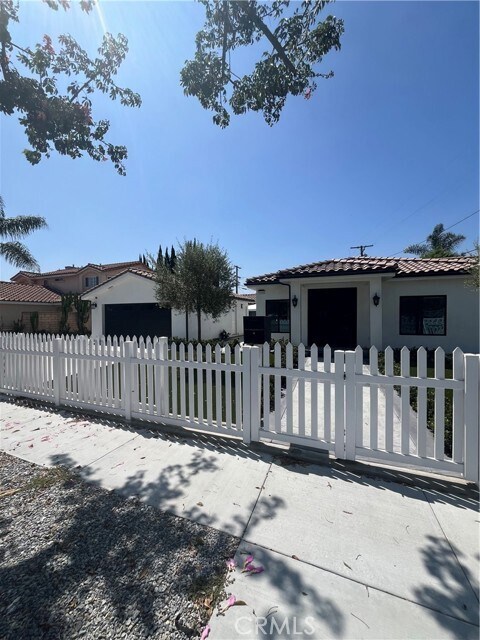 Building Photo - 7274 Century Blvd