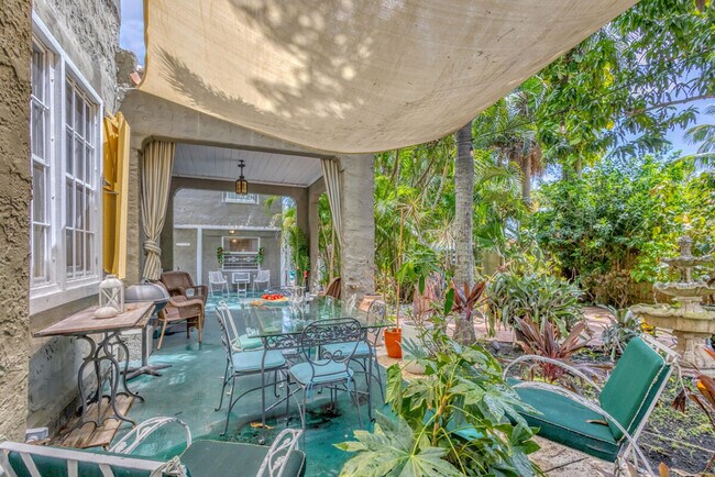 Building Photo - 511 29th St