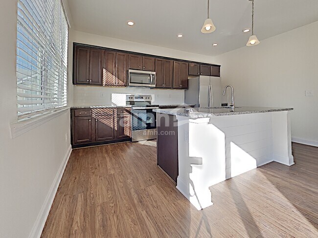 Building Photo - 2464 Napa Valley Dr