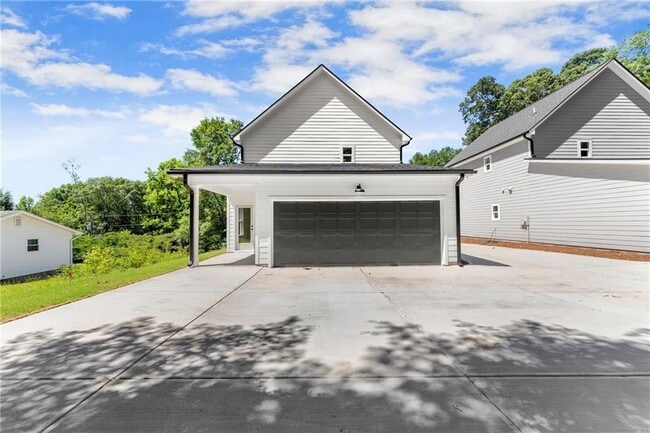 Building Photo - 5220 Chattahoochee St