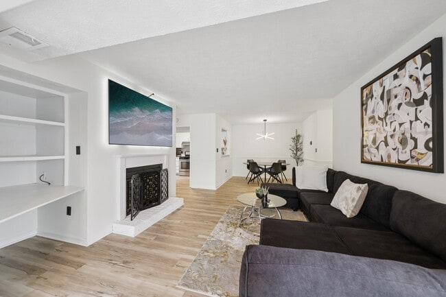 Building Photo - 2209 Hunters Run Dr