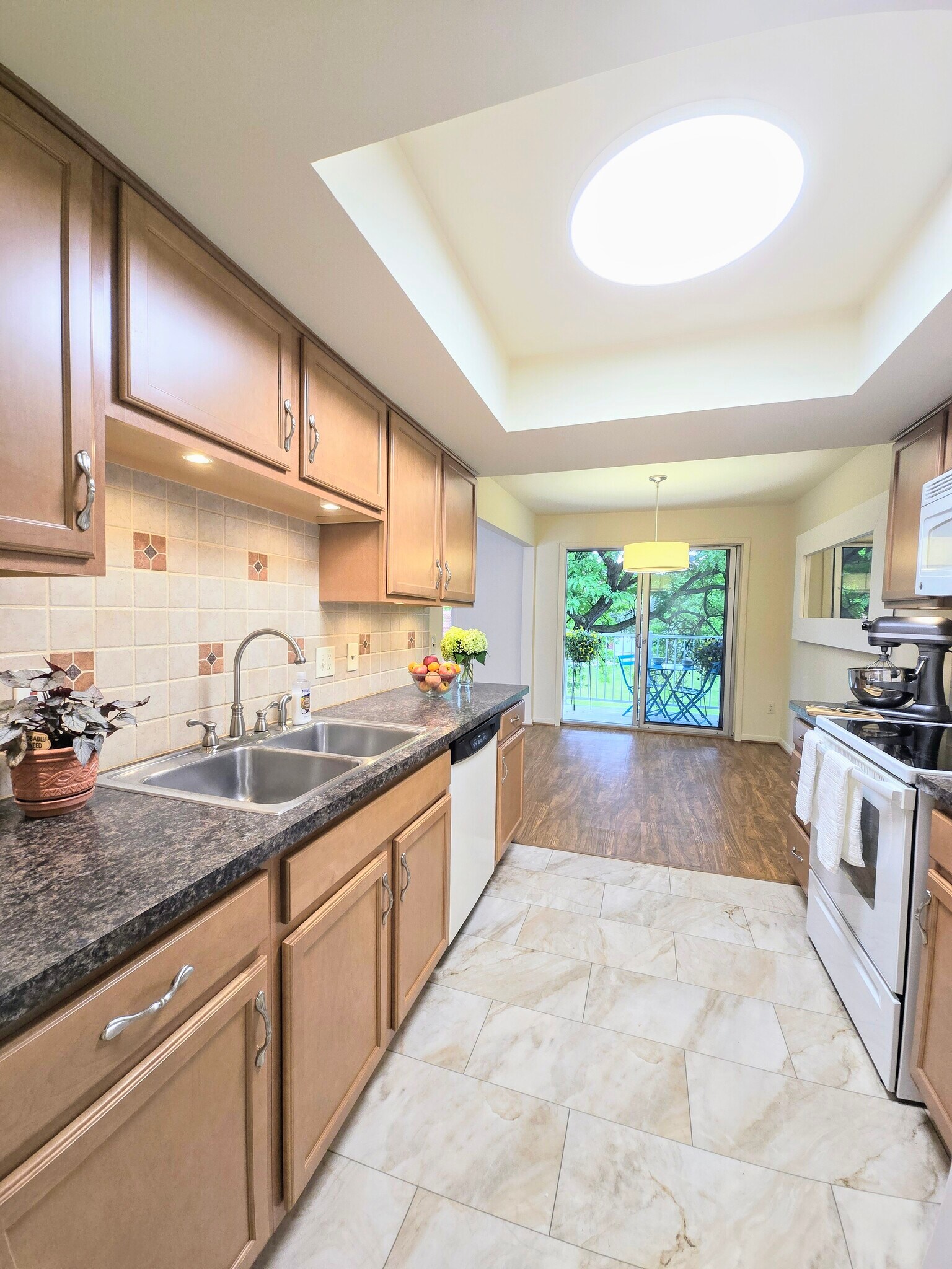 Building Photo - 16810 Edloytom Way