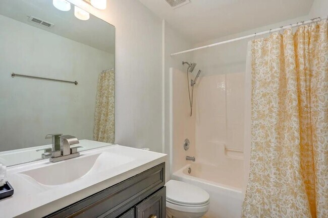 Building Photo - 739 Delancey Dr