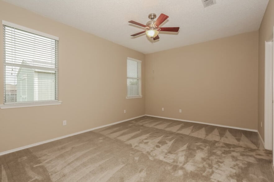 Building Photo - 6416 Freshwater Ln