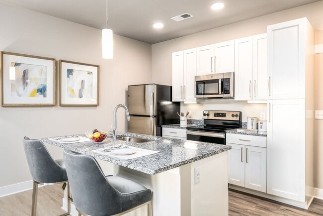 Building Photo - The Edison at Bridlespur