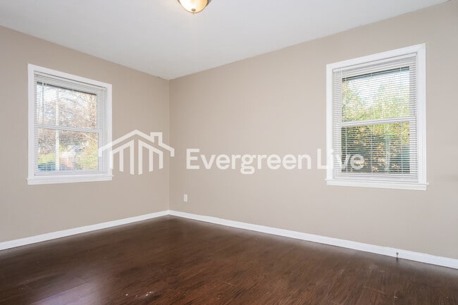 Building Photo - 1633 Puryear Rd