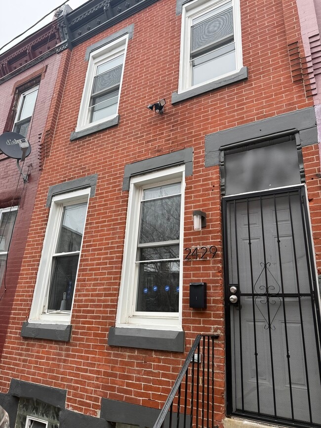 Building Photo - 2429 N Bouvier St