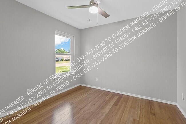 Building Photo - 2610 Lookout Dr
