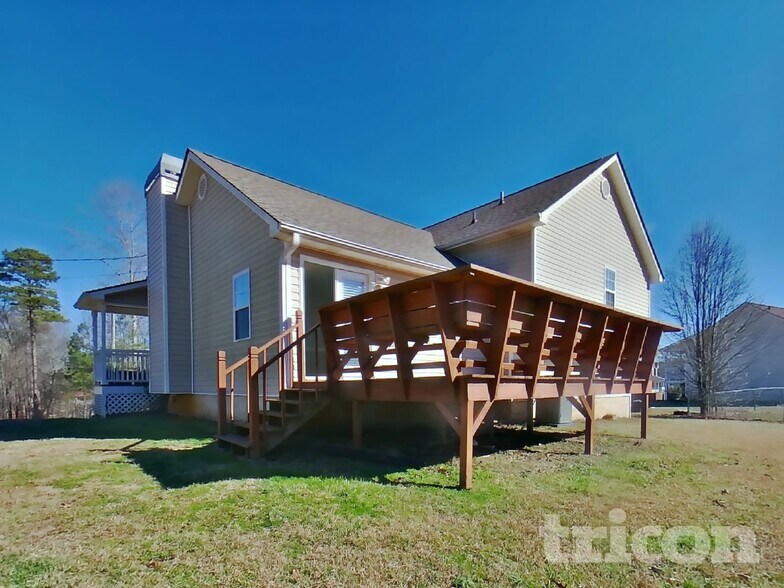 Building Photo - 27 Fairview Way