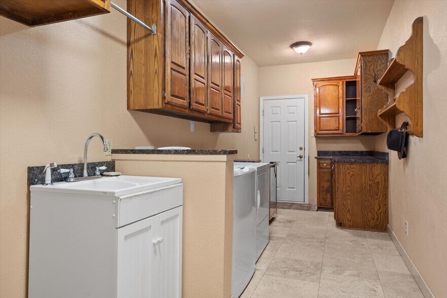 Building Photo - 3933 Bordeaux Cir