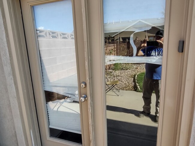 Building Photo - 3 Bedroom 2 Bathroom House