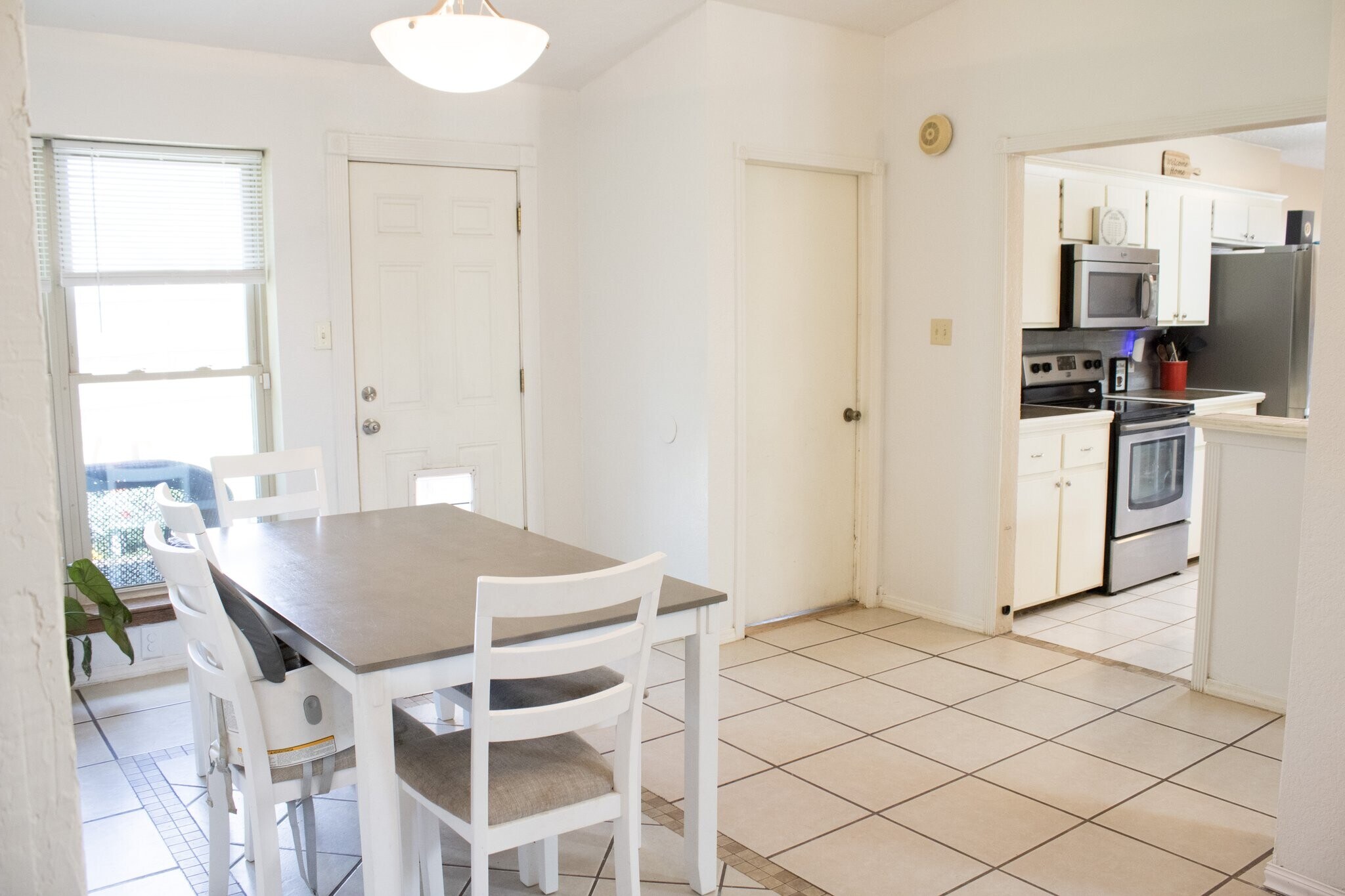 Building Photo - 4715 NE Bell Ave