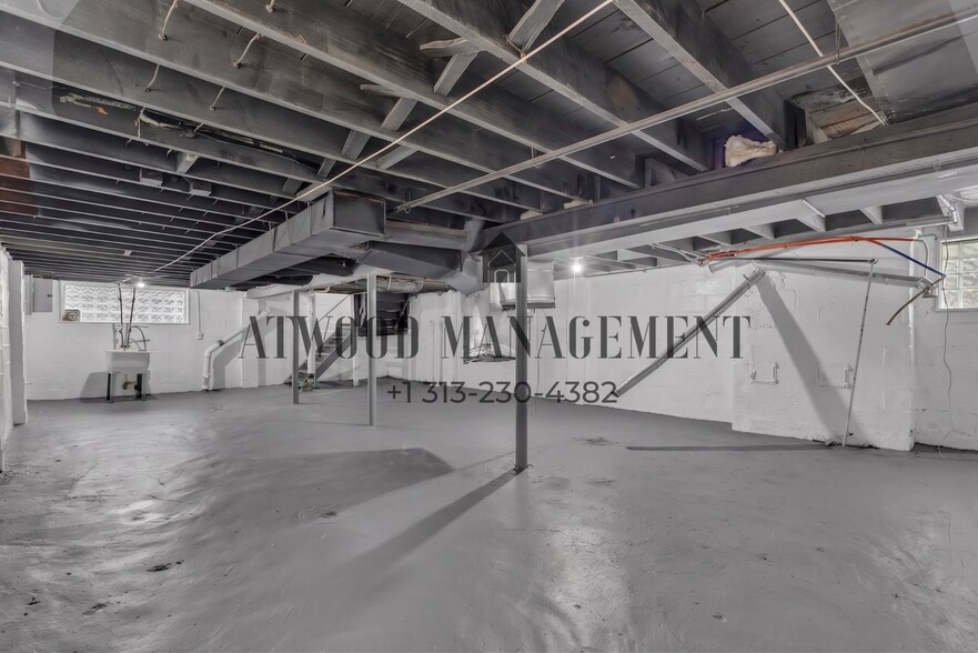 Building Photo - This beautifully updated 4-bedroom, 1-bath single-family home is ready for move-in!