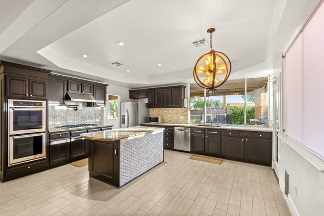 Building Photo - Welcome Home to Fall in Love with This Stu...