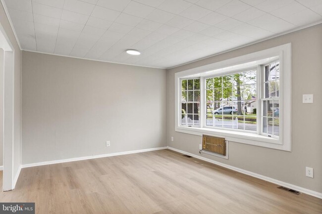 Building Photo - 1507 Clearbrook Ave