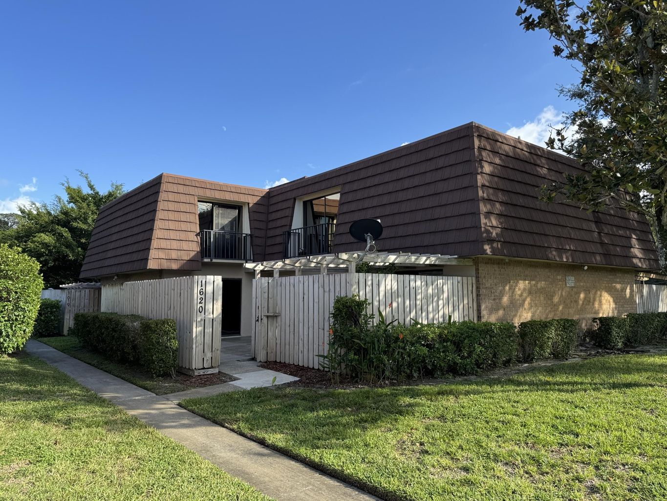 Building Photo - 1620 16th Ln