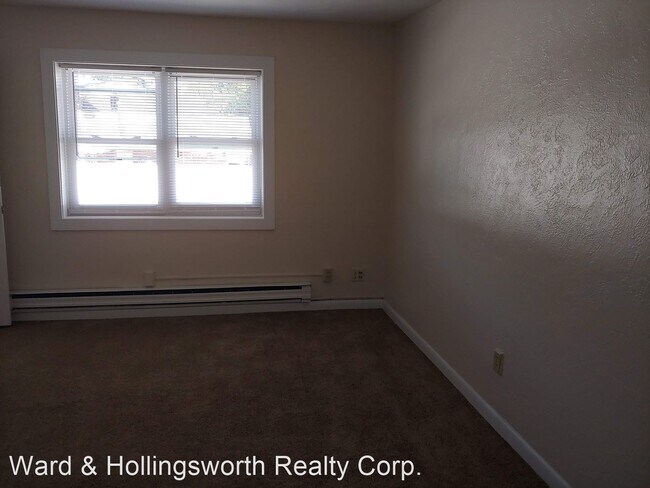 Building Photo - 2 br, 1 bath House - 942 Little Bay Avenue #4