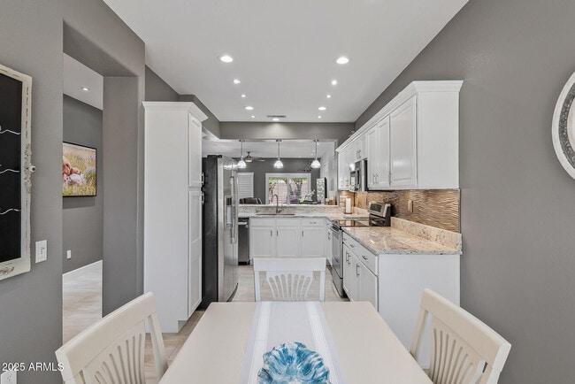 Building Photo - 16232 W Montoya Dr