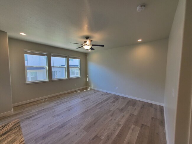 Building Photo - Brand New townhomes