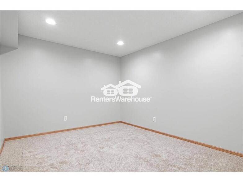 Building Photo - 2495 121st Cir NE