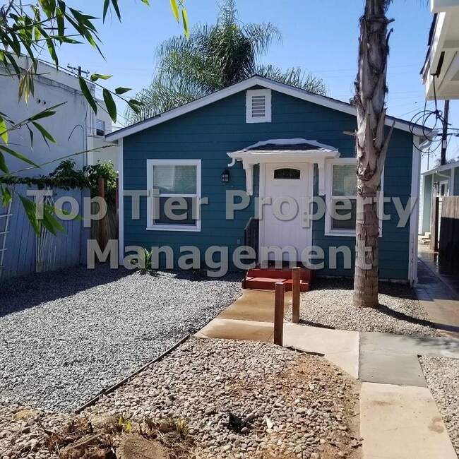 Building Photo - ***Charming 1 Bed / 1 Bath Cottage in Sout...