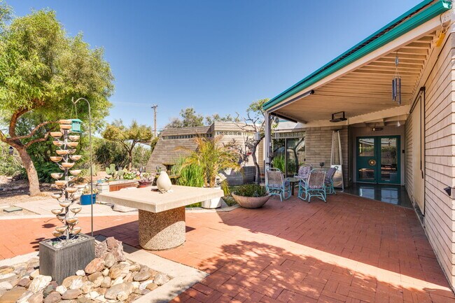 Building Photo - 3920 N Cactus Blvd