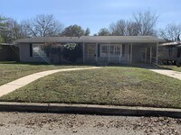 Building Photo - 212 Lyman Dr