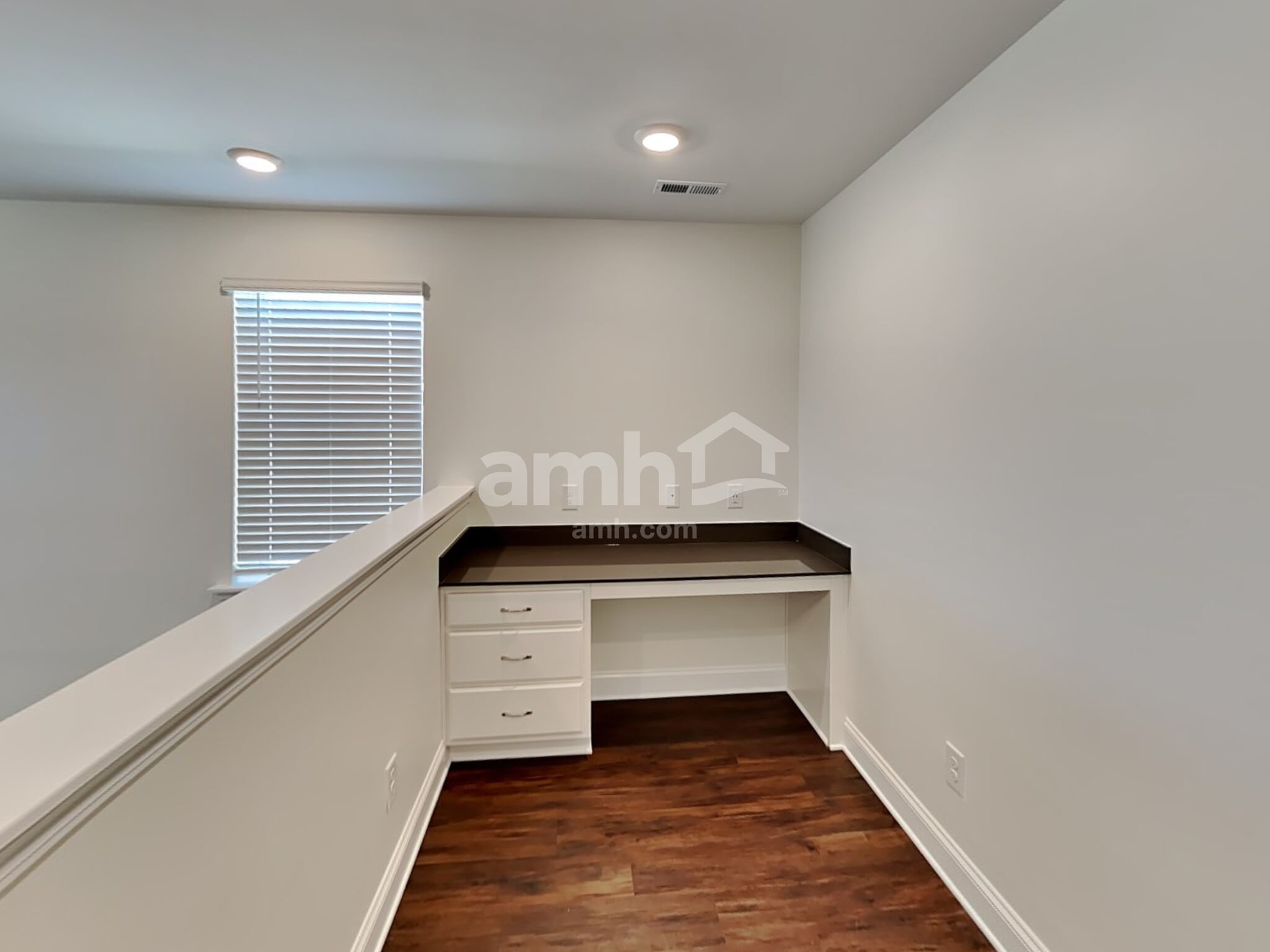 Building Photo - 552 Rivermist Dr