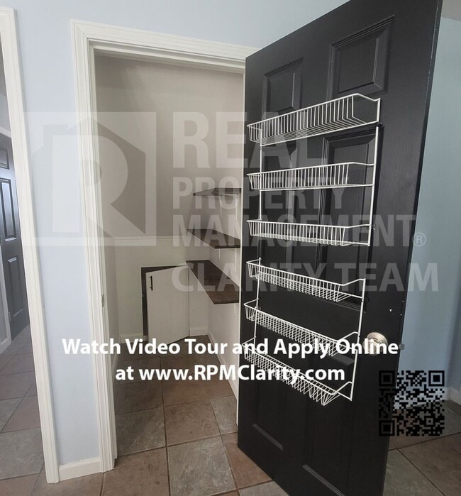 Building Photo - On-Time Payment Incentive for Beautiful Sw...
