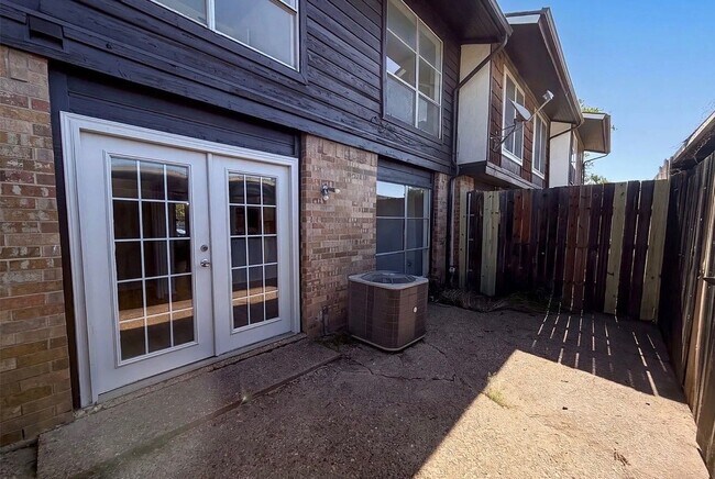 Building Photo - 258 Rolling Hills Pl