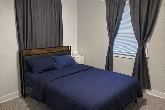 Building Photo - 2118 7th Ave