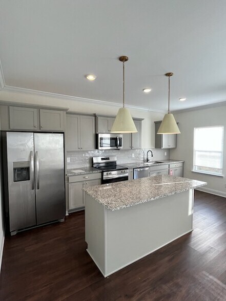 Building Photo - 5534 Stream Ln