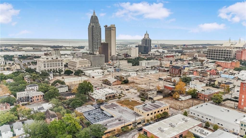 Building Photo - 308 St Louis St