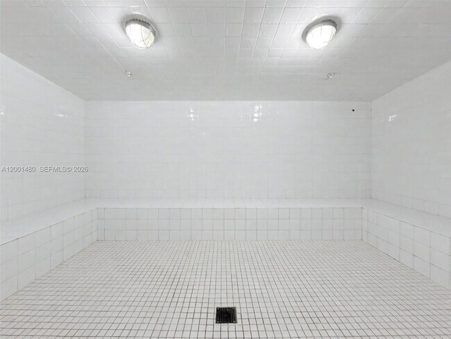 Building Photo - 2950 NE 188th St